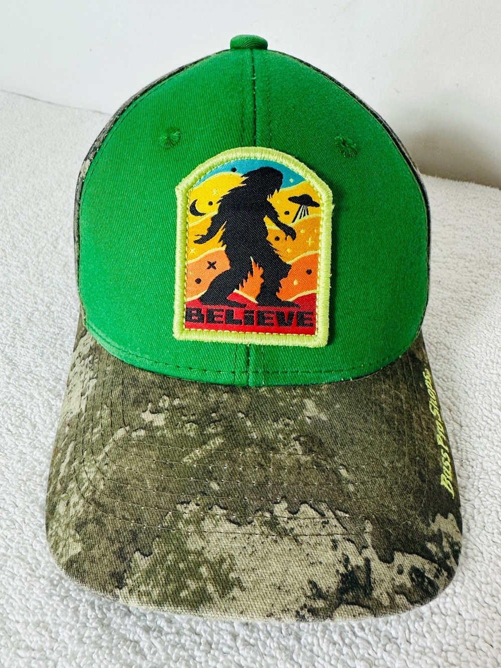 Bass Pro Shops Yeti Believe Cap Bigfoot UFO Camo Youth Snapback Trucker Hat